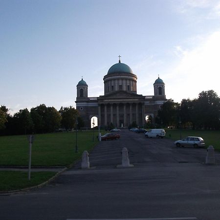 Bed and Breakfast Ria Panzio Esztergom Exterior foto