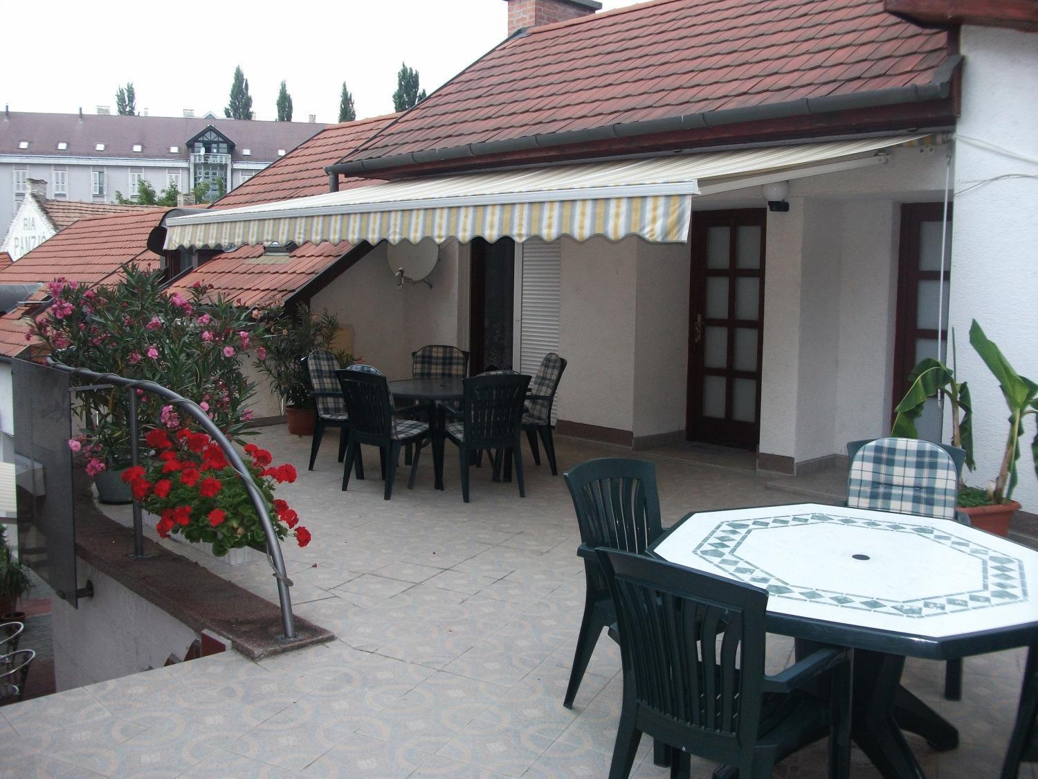Bed and Breakfast Ria Panzio Esztergom Exterior foto