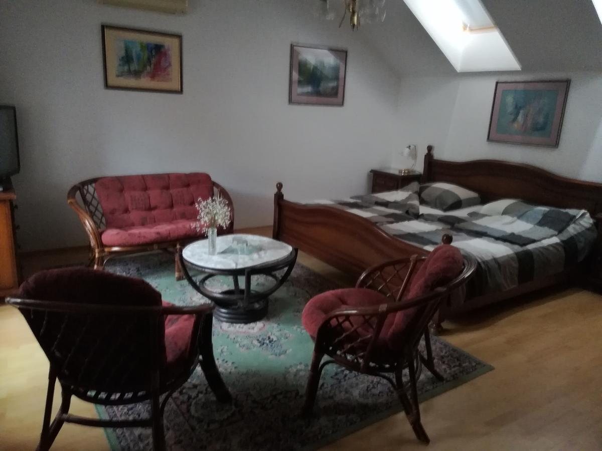 Bed and Breakfast Ria Panzio Esztergom Exterior foto